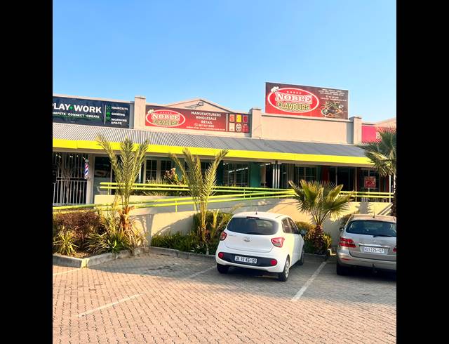 100M² BUSINESS TO LET IN MONDEOR